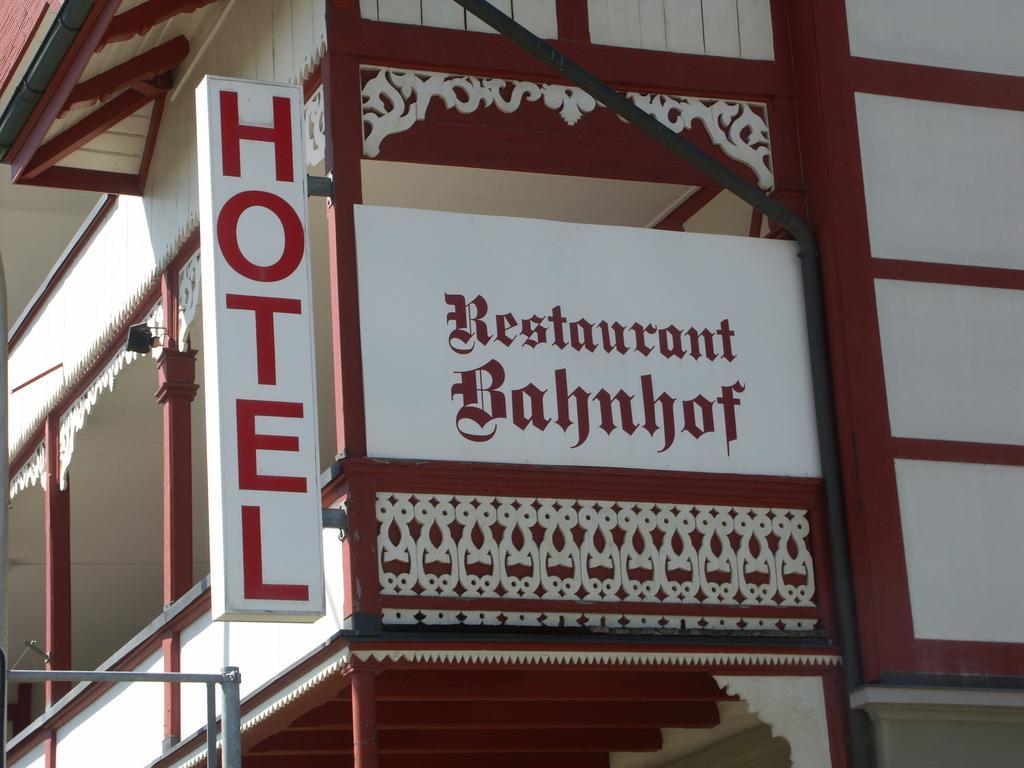 Hotel Restaurant Bahnhof Schüpfen エクステリア 写真
